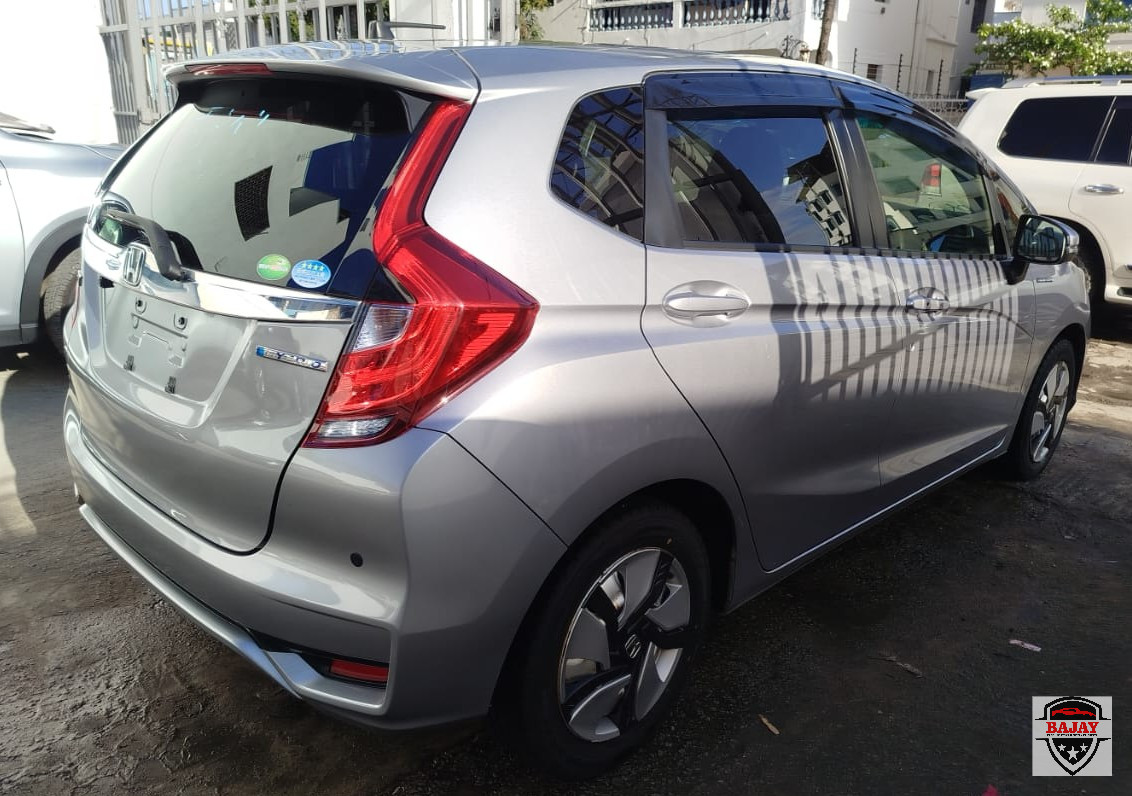 2018 honda FIT Hybrid - Image 2
