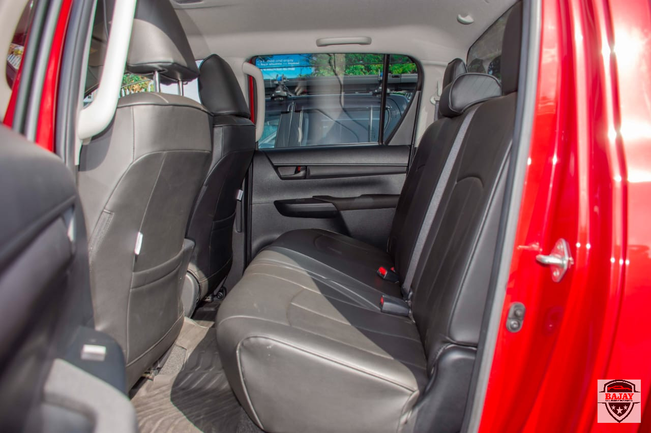 2017 toyota Hilux - Image 9