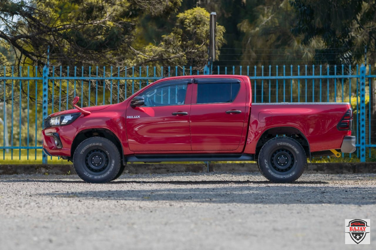 2017 toyota Hilux - Image 2