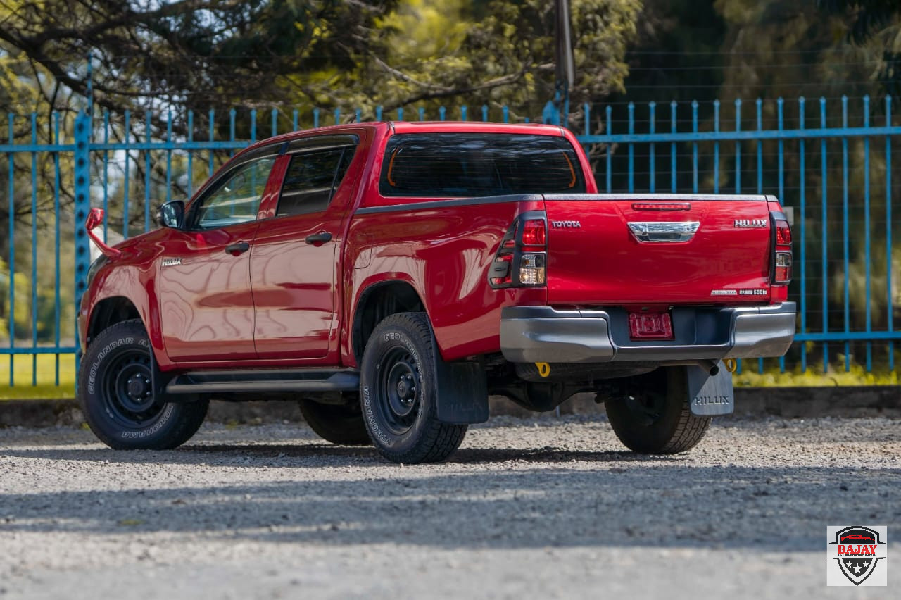 2017 toyota Hilux - Image 8