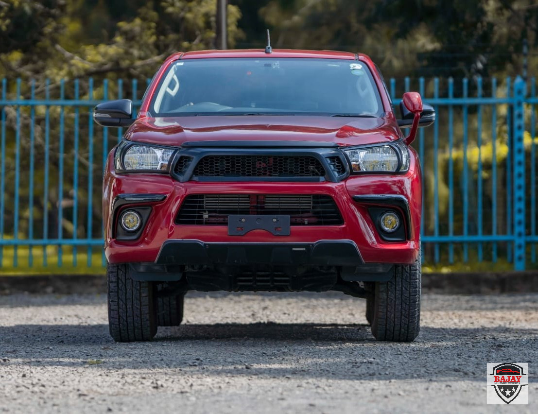 2017 toyota Hilux - Image 12
