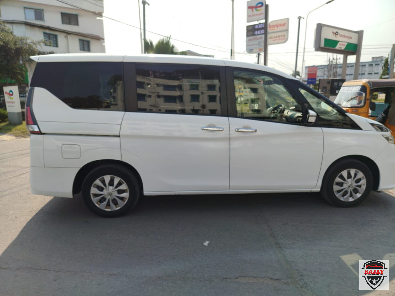 2018 nissan Serena - Image 8