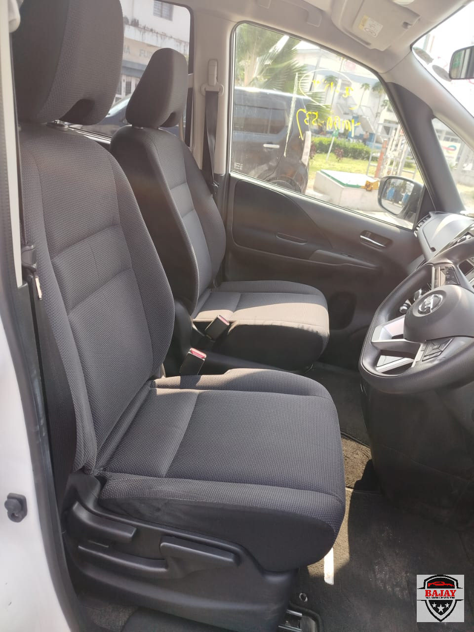 2018 nissan Serena - Image 3