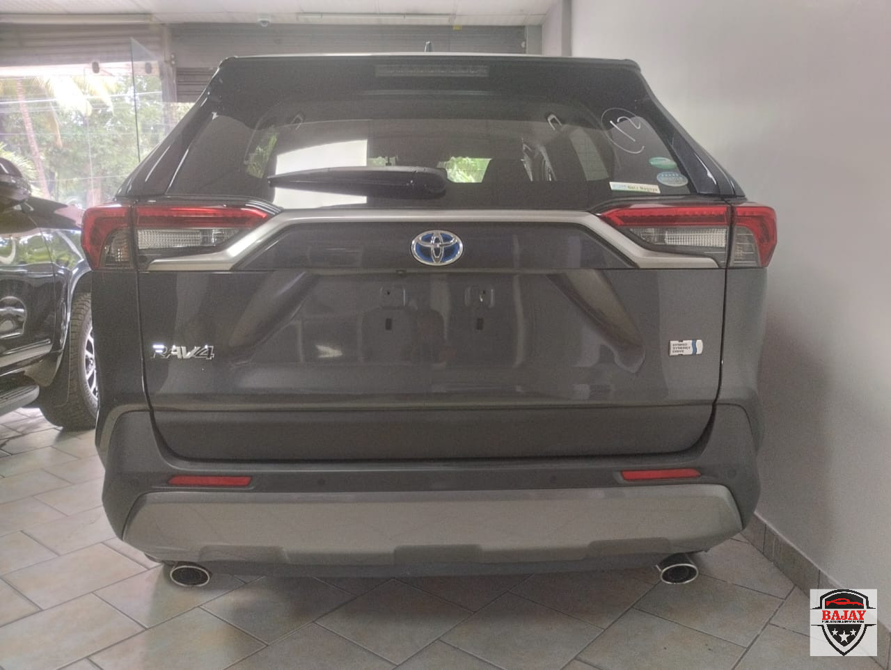 2019 toyota RAV4 - Image 2