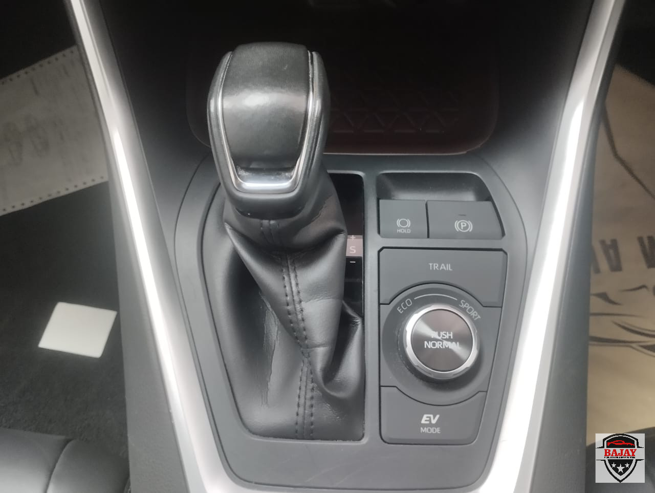 2019 toyota RAV4 - Image 14