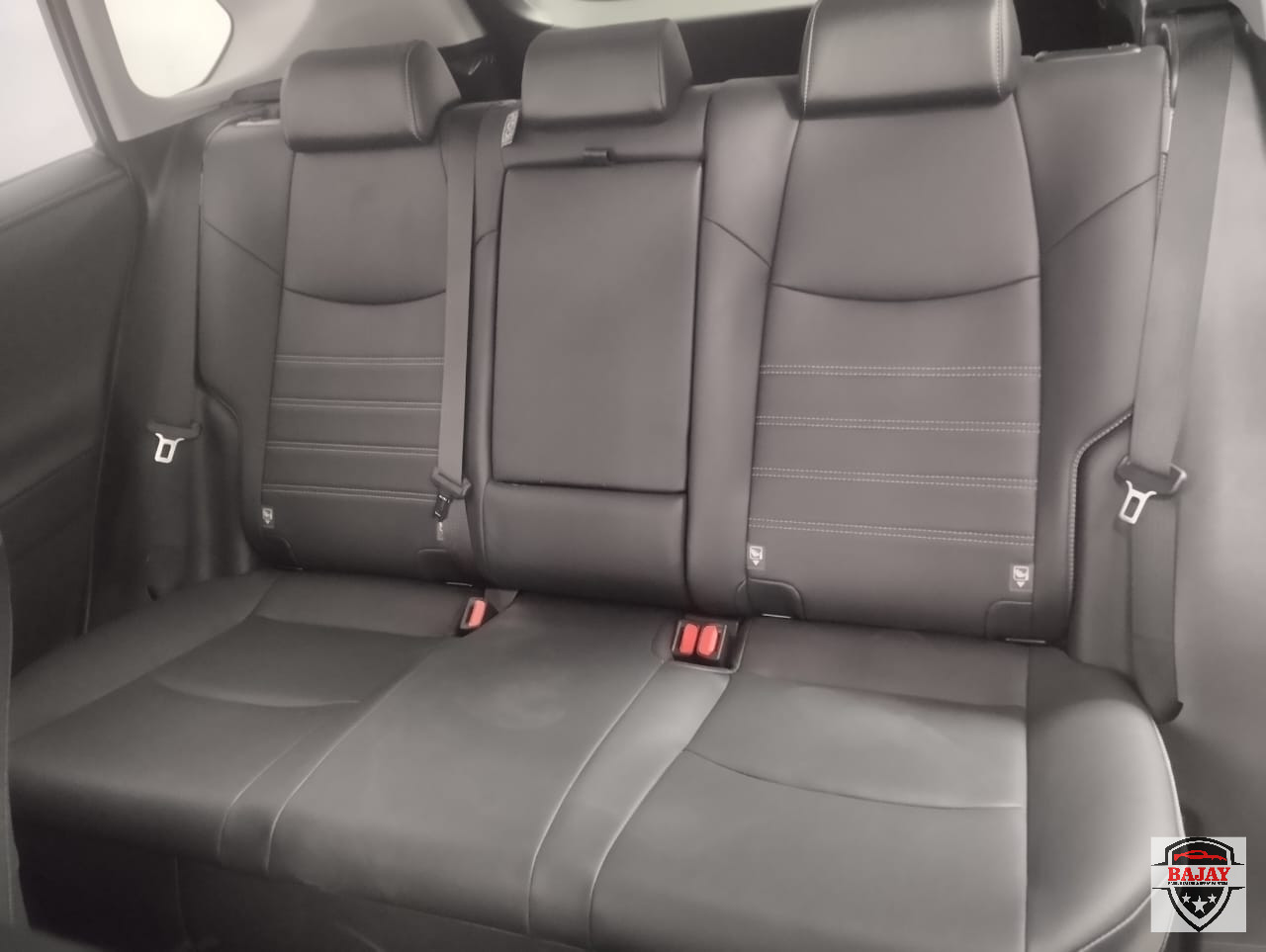 2019 toyota RAV4 - Image 11