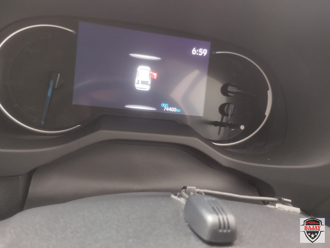 2019 toyota RAV4 - Image 13