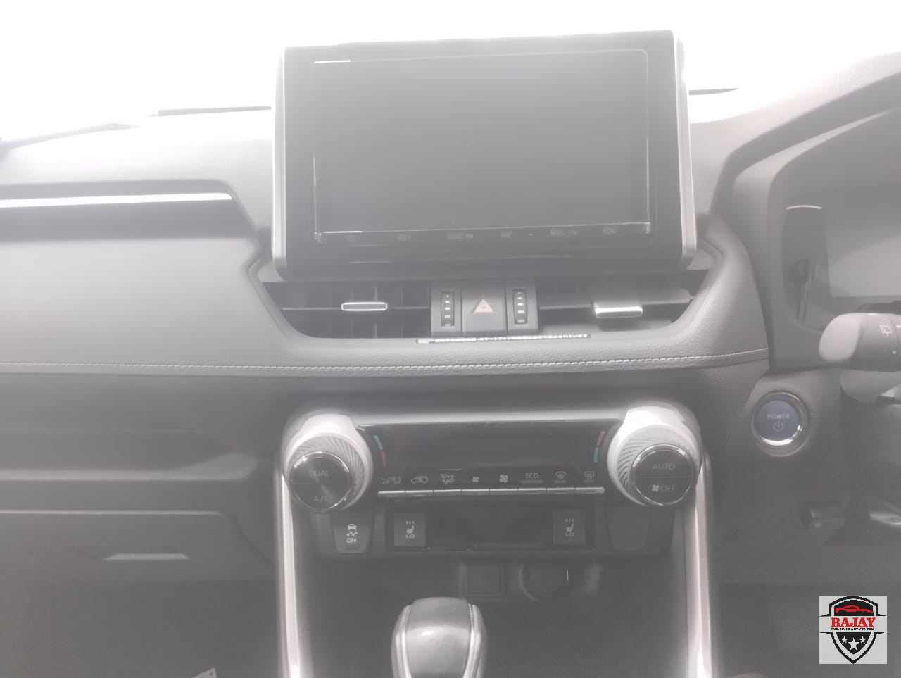 2019 toyota RAV4 - Image 6