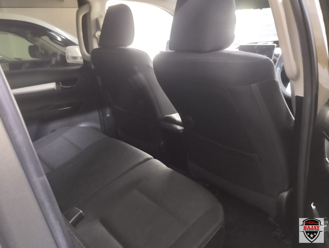 2021 toyota Hilux - Image 11