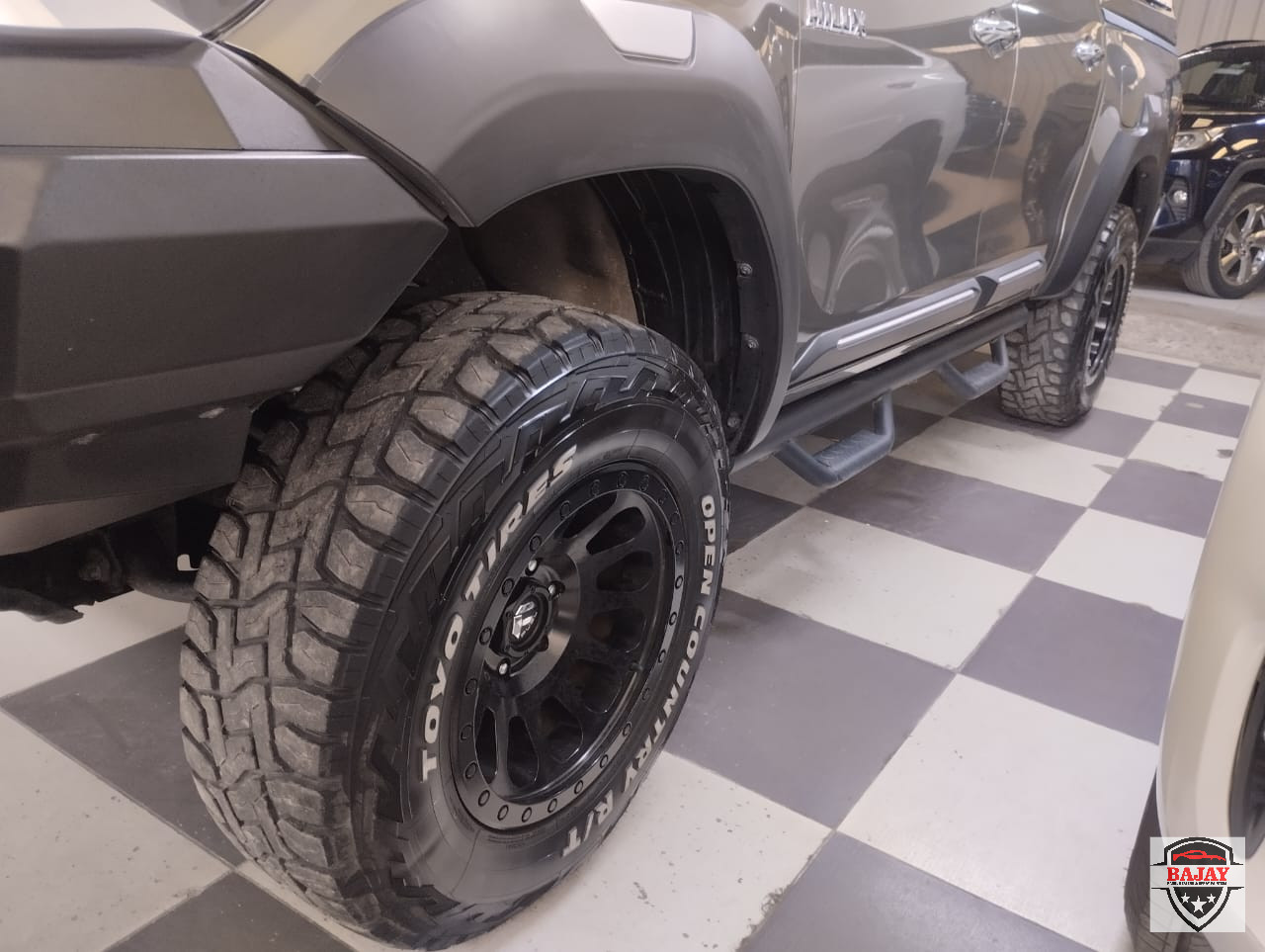 2021 toyota Hilux - Image 2