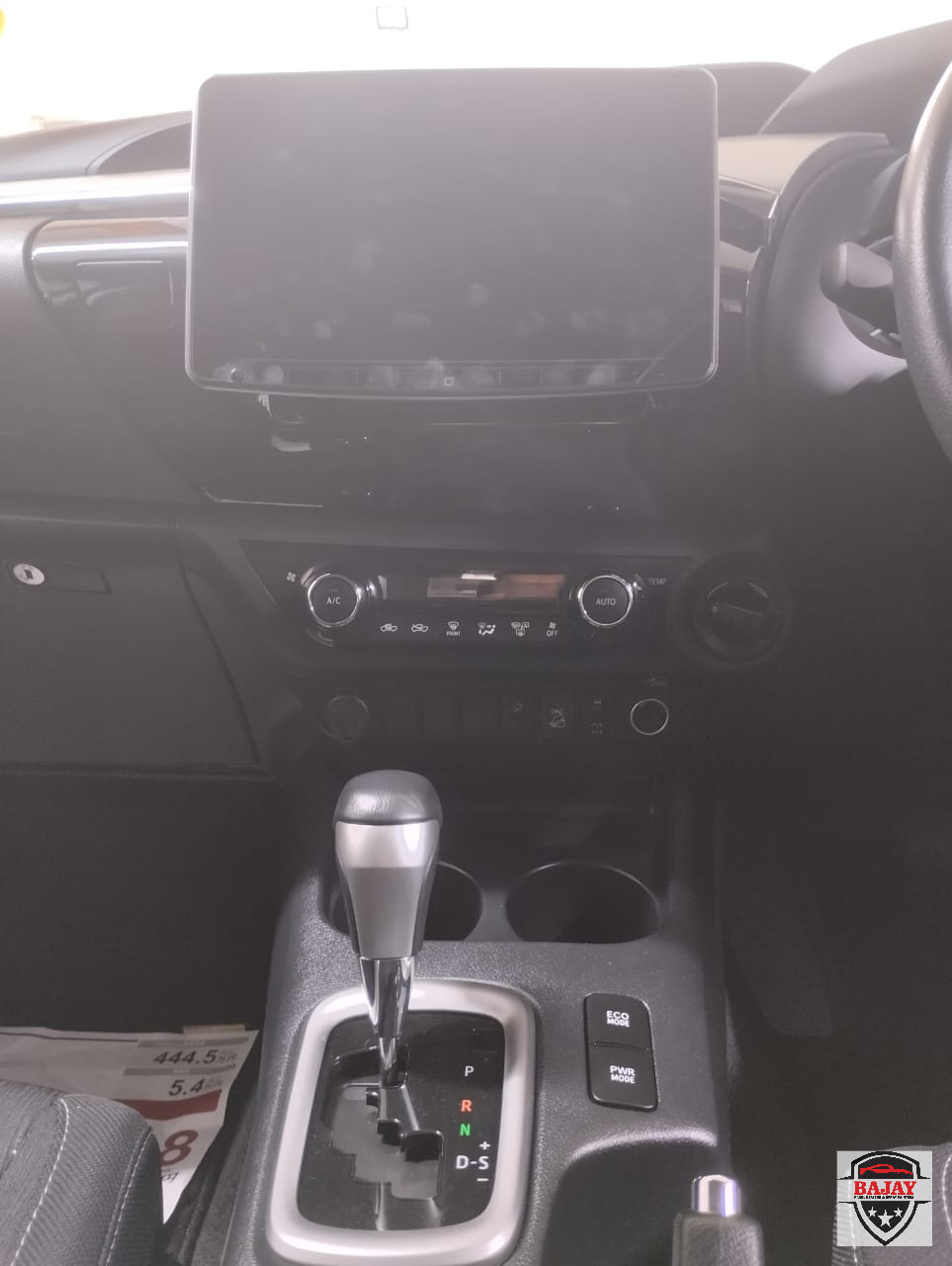 2021 toyota Hilux - Image 13