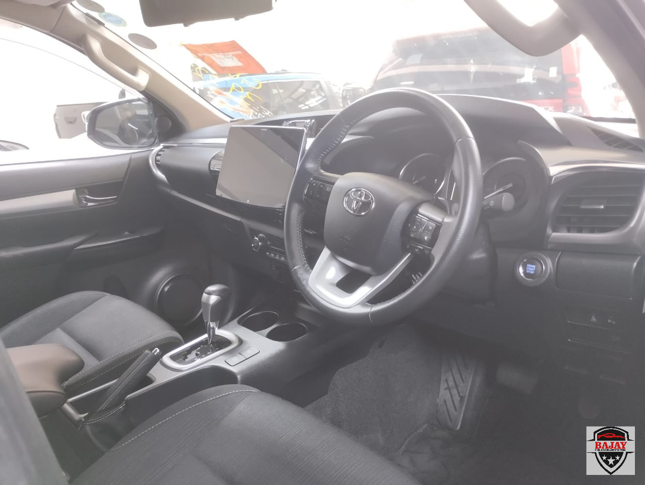 2021 toyota Hilux - Image 5