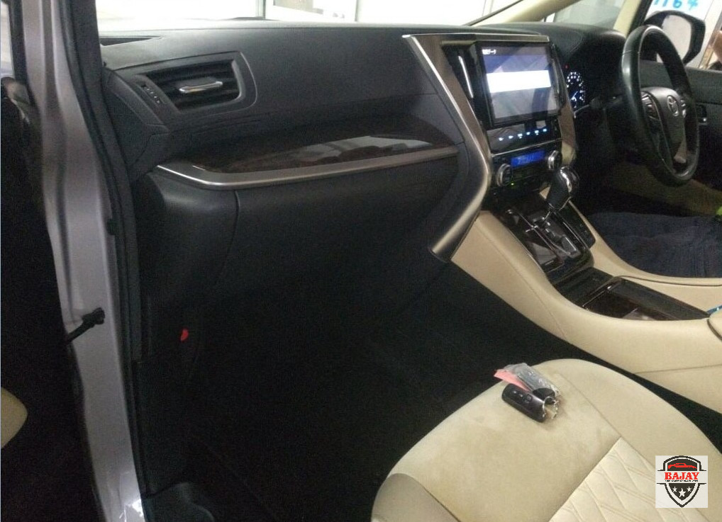 2018 toyota Alphard - Image 2