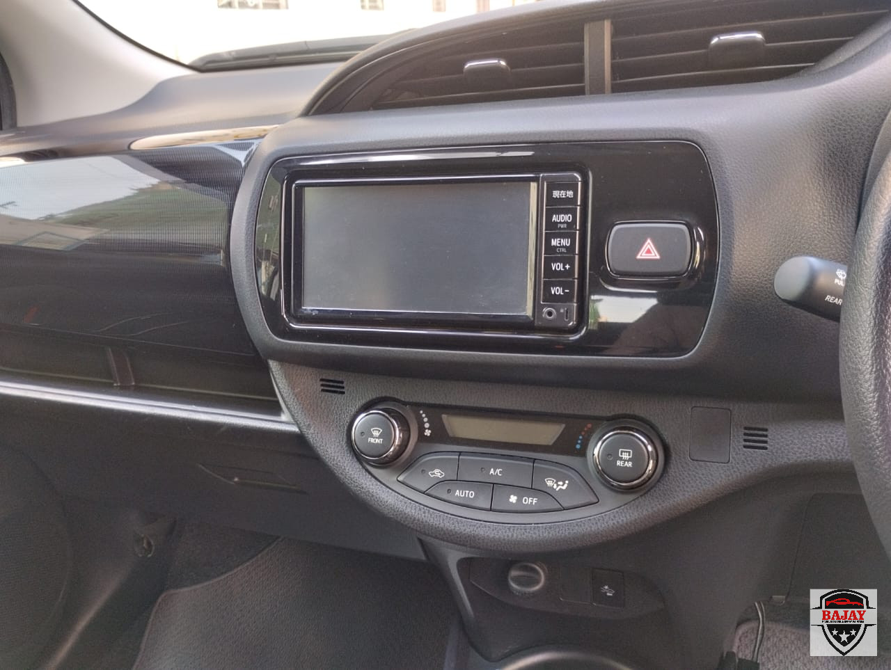 2018 toyota Vitz Hybrid - Image 15