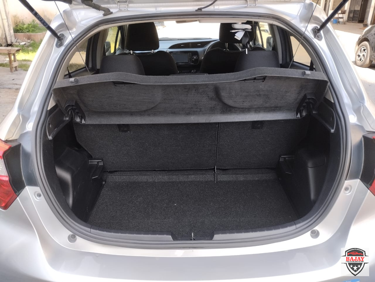 2018 toyota Vitz Hybrid - Image 7