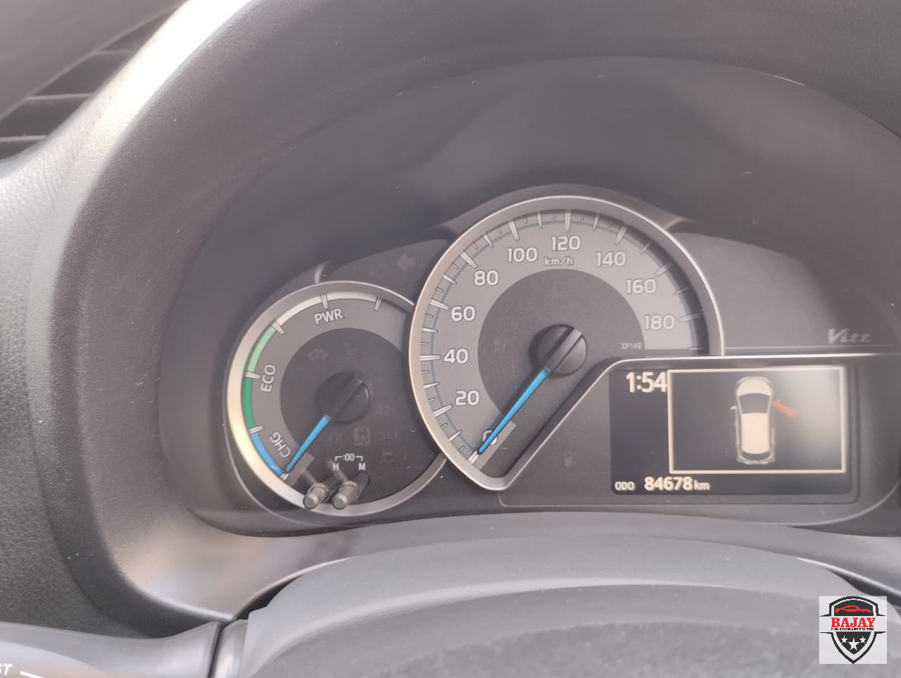 2018 toyota Vitz Hybrid - Image 16