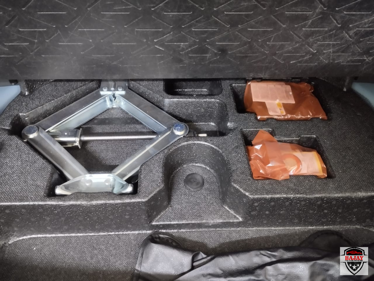 2019 toyota RAV4 Adventure - Image 11