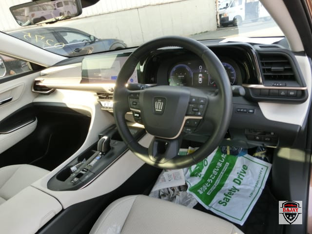 2022 toyota Crown - Image 8