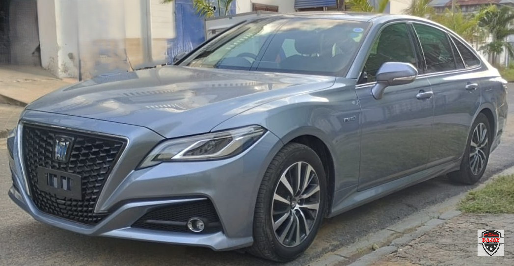 2018 toyota Crown Hybrid - Image 1
