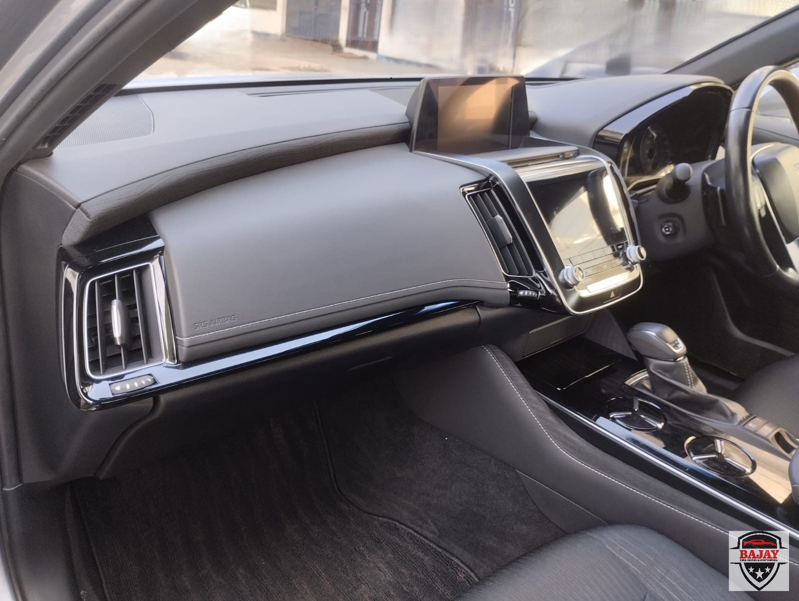 2018 toyota Crown Hybrid - Image 16