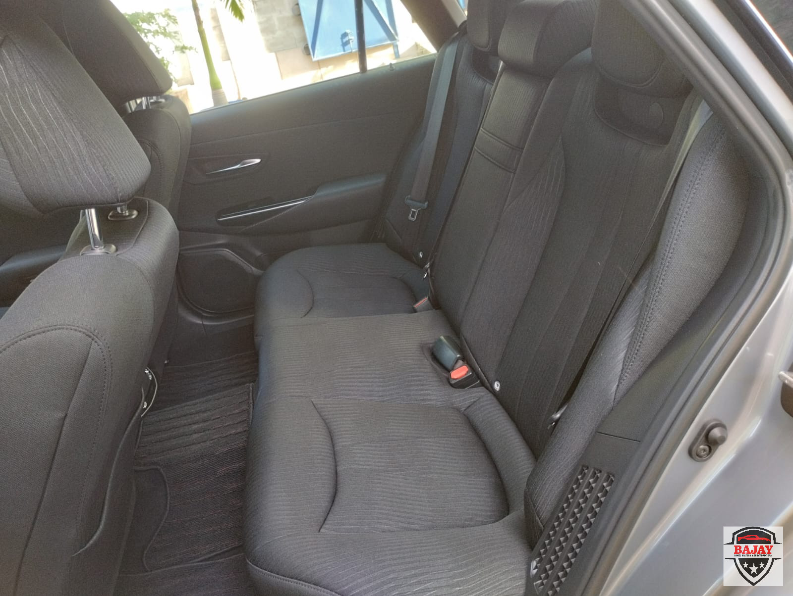 2018 toyota Crown Hybrid - Image 8