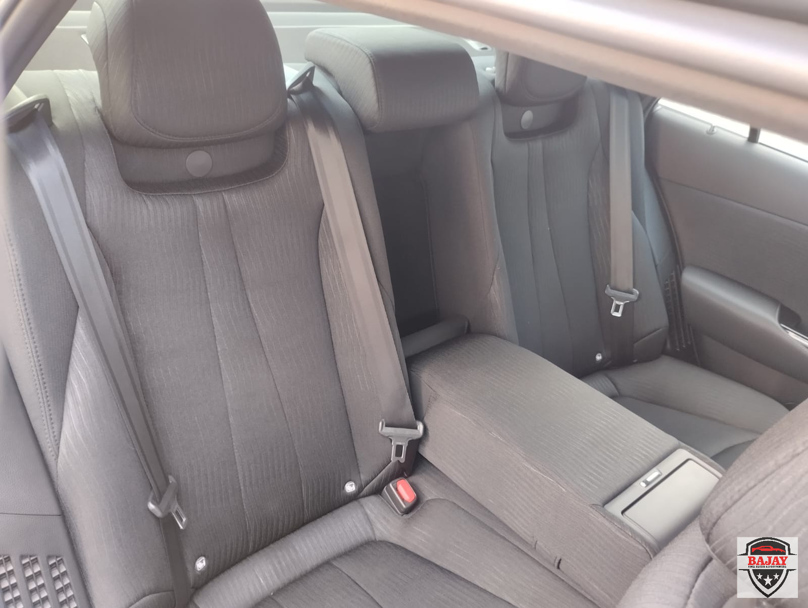 2018 toyota Crown Hybrid - Image 12