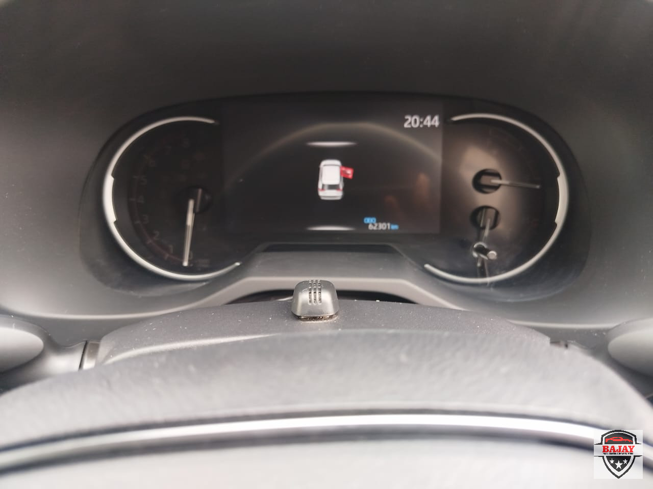 2019 toyota RAV4 - Image 8