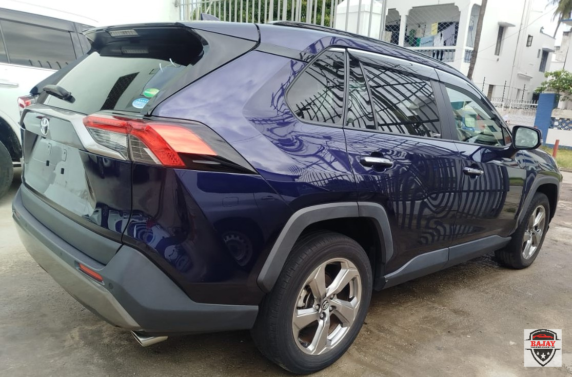 2019 toyota RAV4 - Image 6