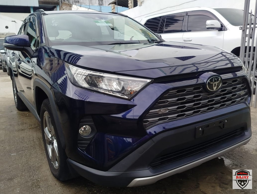 2019 toyota RAV4 - Image 2
