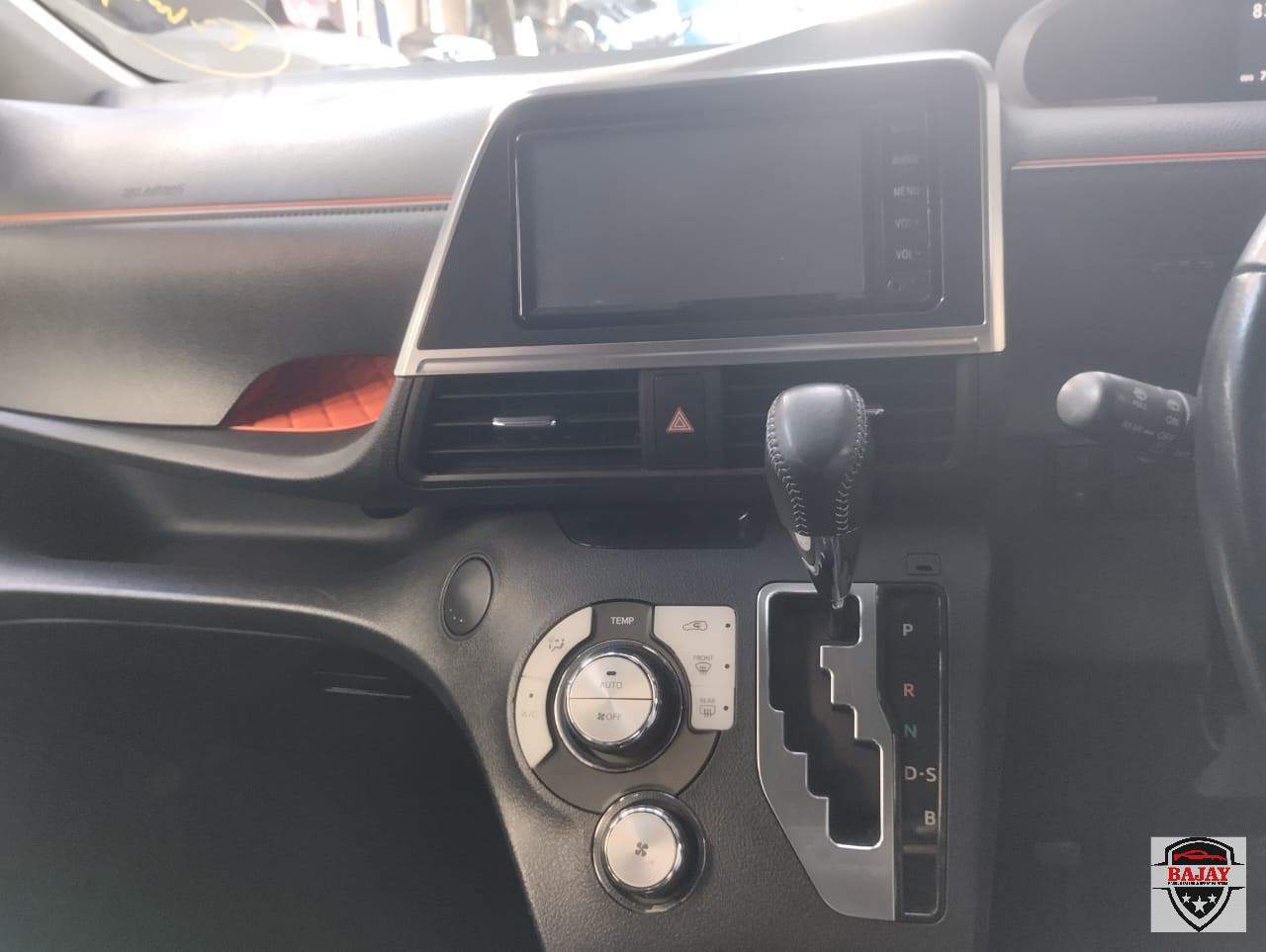 2018 toyota Sienta - Image 13