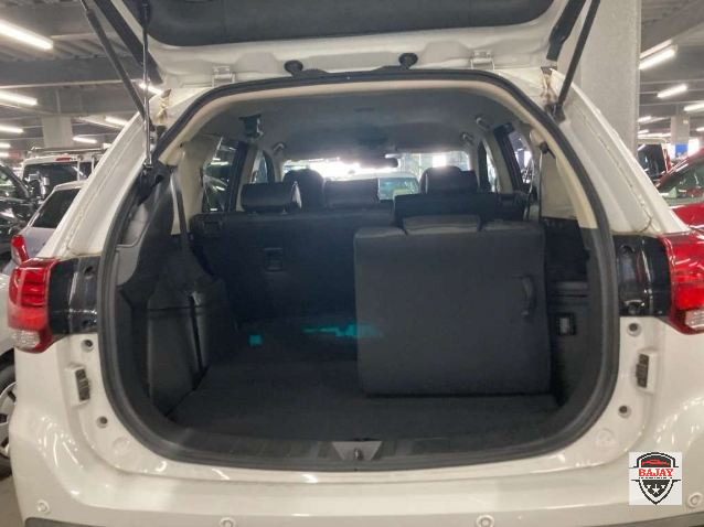 2019 mitsubishi Outlander - Image 5