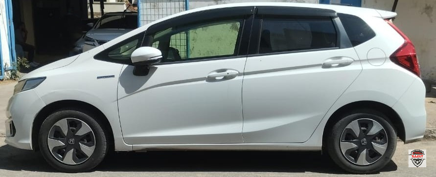 2019 honda FIT Hybrid - Image 4