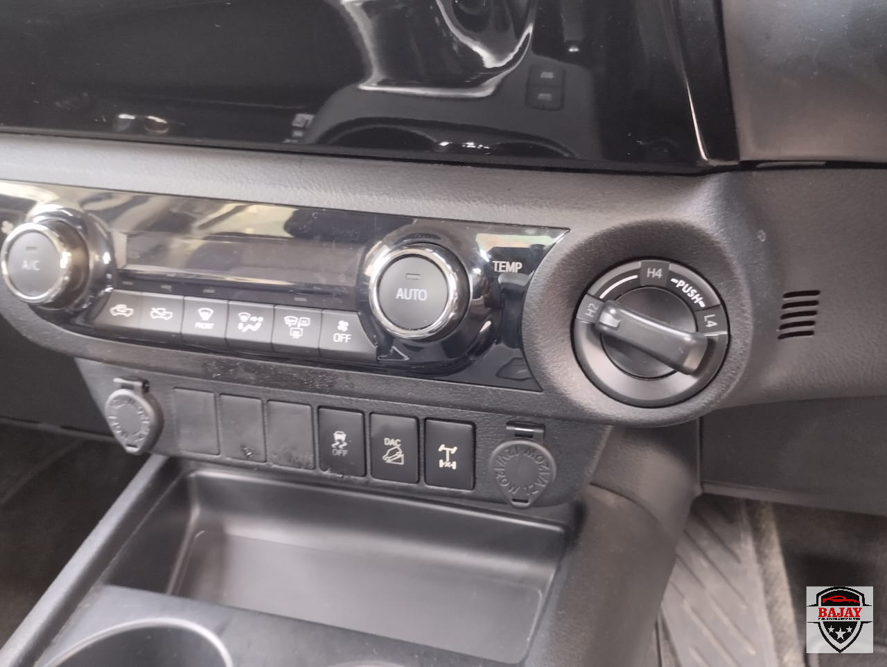 2018 toyota Hilux - Image 15