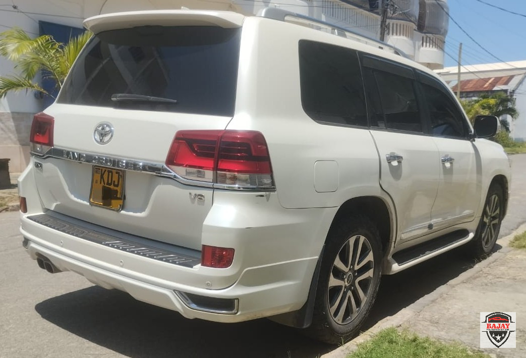 2015 toyota Land Cruiser ZX - Image 16