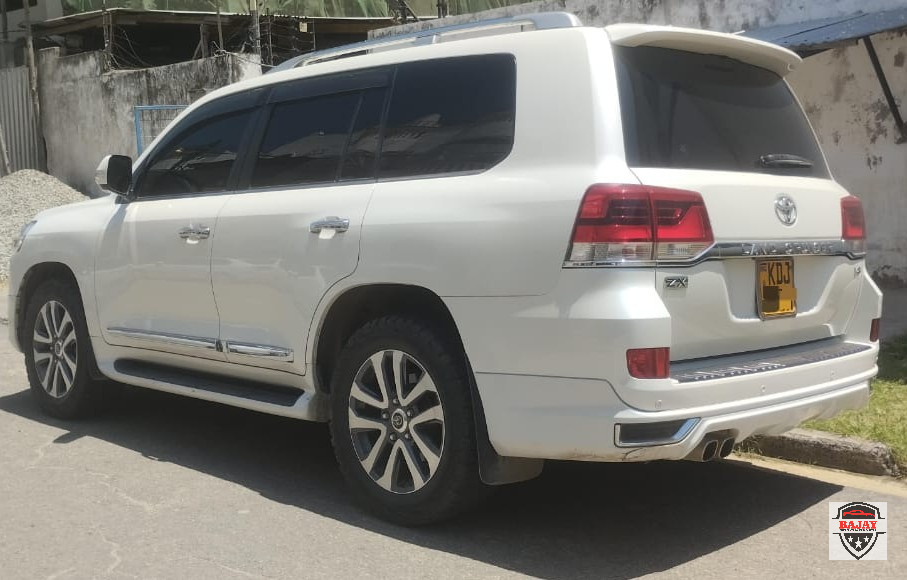 2015 toyota Land Cruiser ZX - Image 7